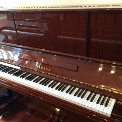 Yamaha U30MhC